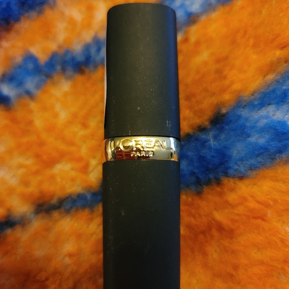 L'Oreal Paris Colour Riche Matte Lipcolour - 2 colors